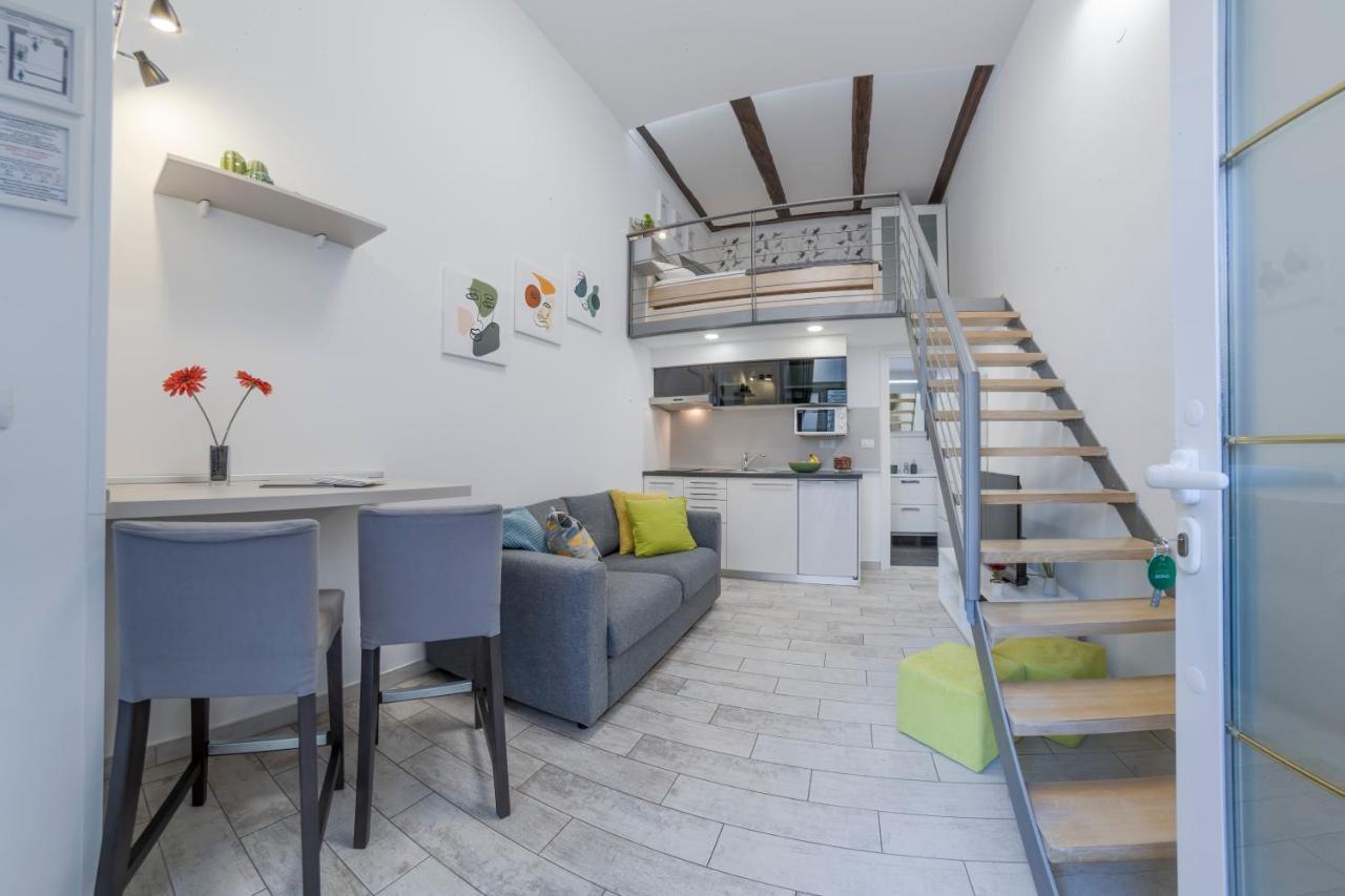 Urban Apartment *